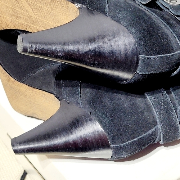Nine West Black Suede & Strappy Mid-Calf Heeled Pull On Style Boots (9M) - Picture 12 of 13